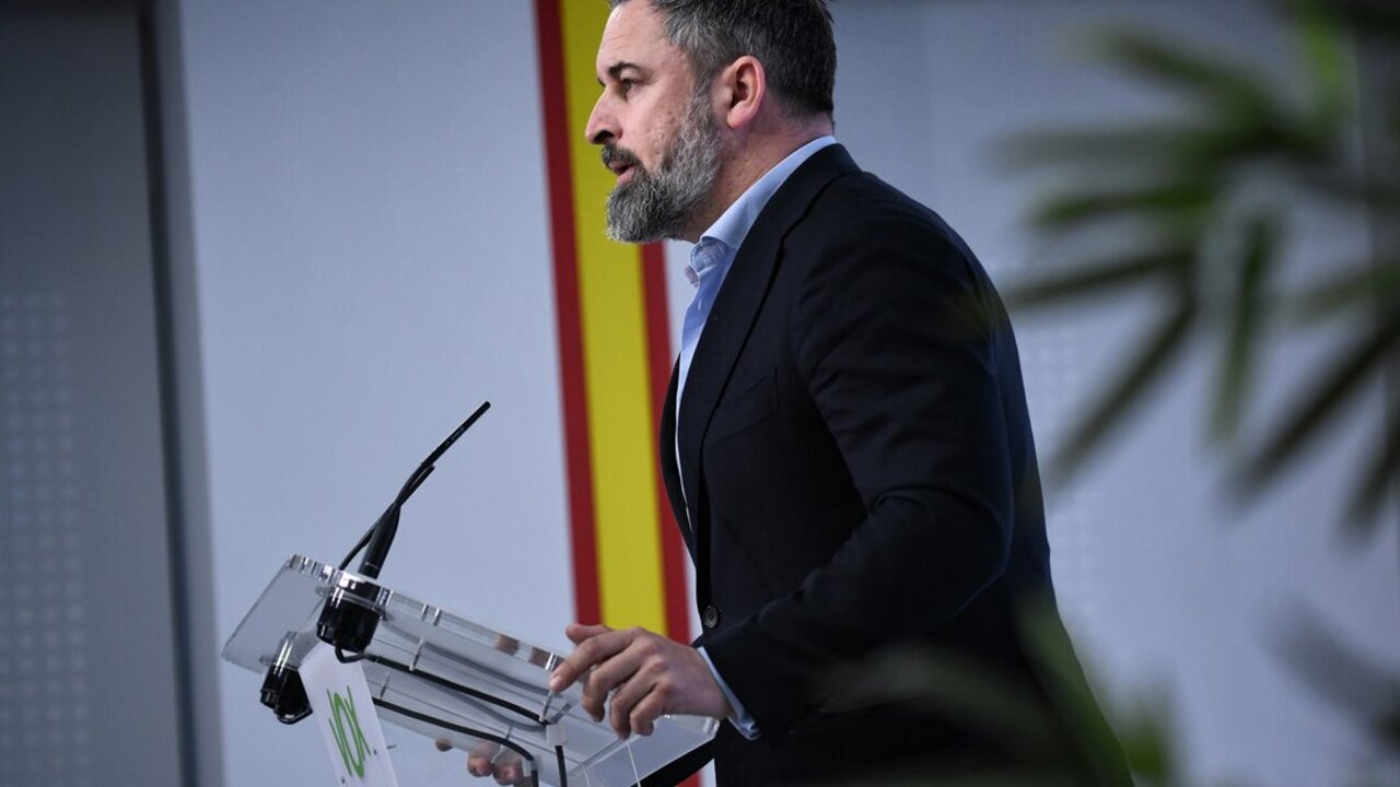 El l&iacute;der de VOX, Santiago Abascal, durante una rueda de prensa en la sede nacional del partido.
