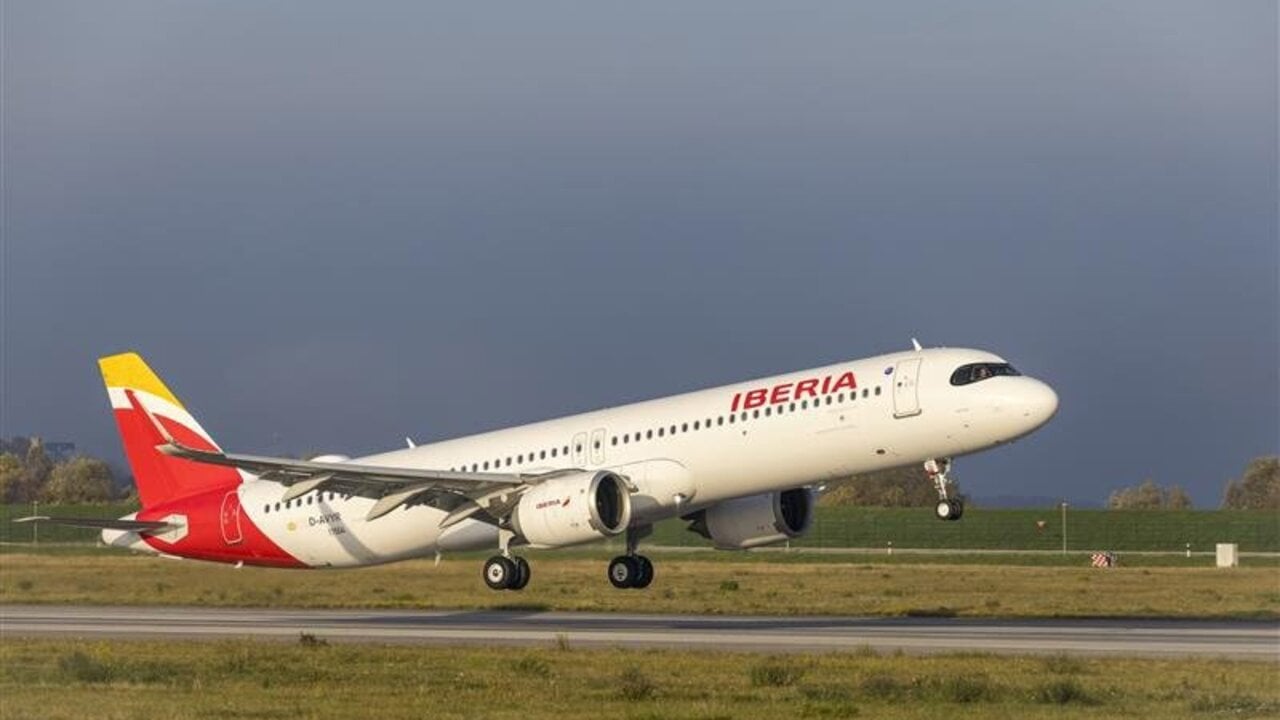 Avi&oacute;n de Iberia, aerol&iacute;nea espa&ntilde;ola espa&ntilde;ola que ha sufrido un ciberataque