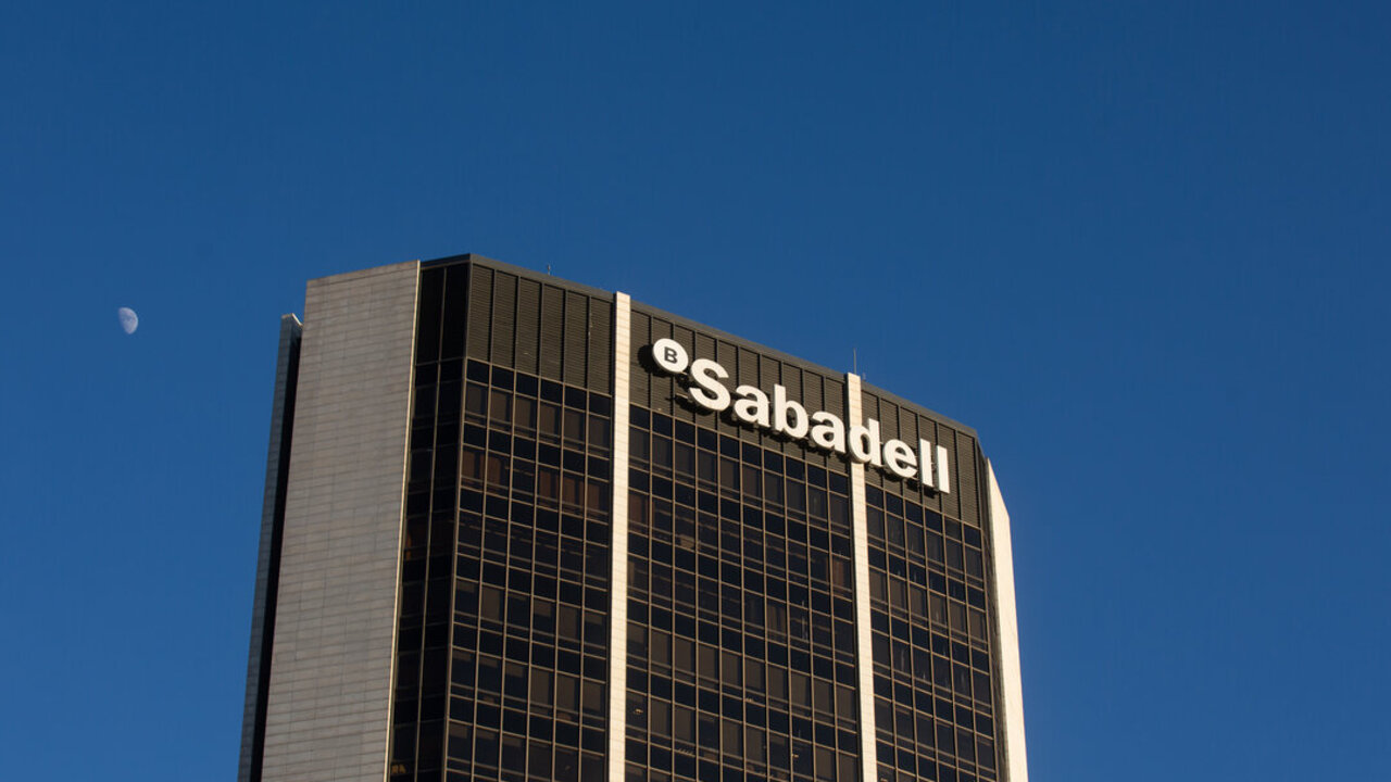 Fachada de la sede del Banco Sabadell en la Avenida Diagonal de Barcelona, a 11 de enero de 2022, en Barcelona. Europa Press