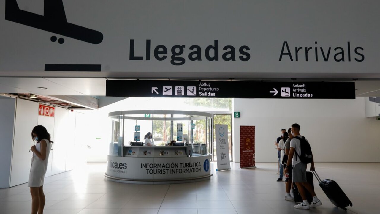 19-07-21 El Aeropuerto Internacional de la Regi&oacute;n de Murcia (AIRM) alcanz&oacute; el mes de junio pasado el n&uacute;mero de viajeros de vuelos nacionales --5.759, casi el 1 por ciento m&aacute;s-- del mismo mes de 2019 y aument&oacute; casi un 10 por ciento las operaciones realizadas en conexiones dentro de Espa&ntilde;a