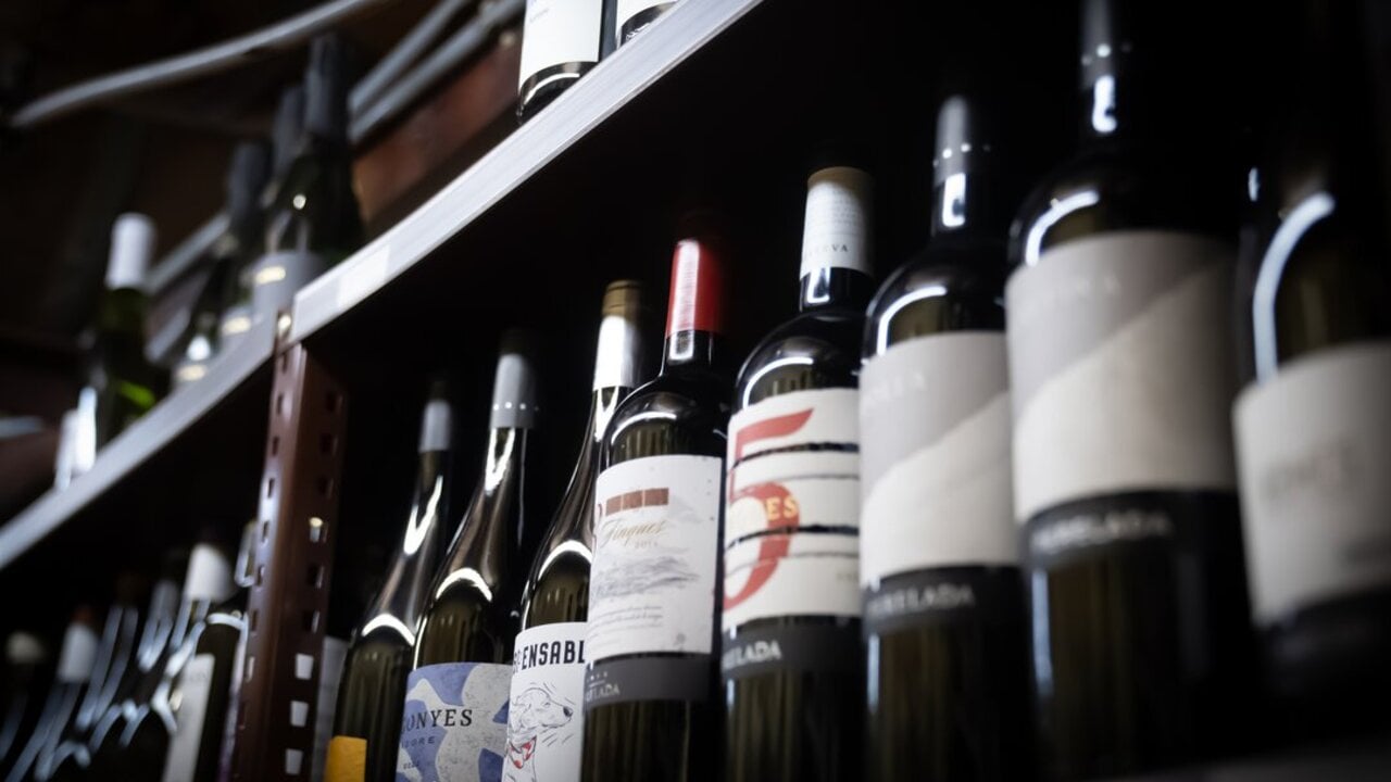 Varias botellas de vino.