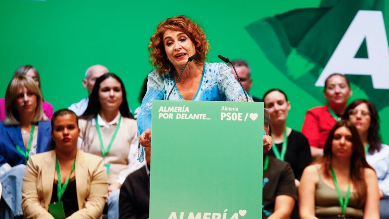 Montero responde al esc&aacute;ndalo de las cloacas andaluzas