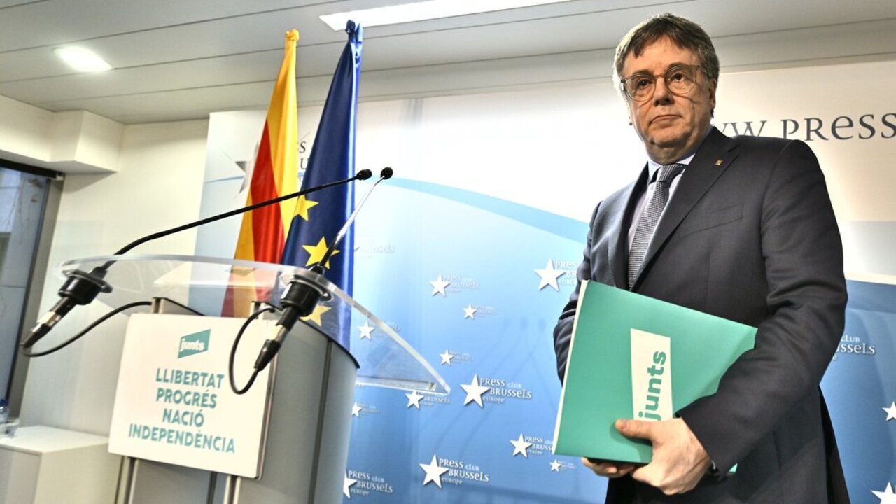 El presidente de Junts, Carles Puigdemont, durante la reuni&oacute;n de la Ejecutiva permanente de Junts, en el Press Club Brussels Europe, a 9 de diciembre de 2024, en Bruselas. (Foto: Europa Press)