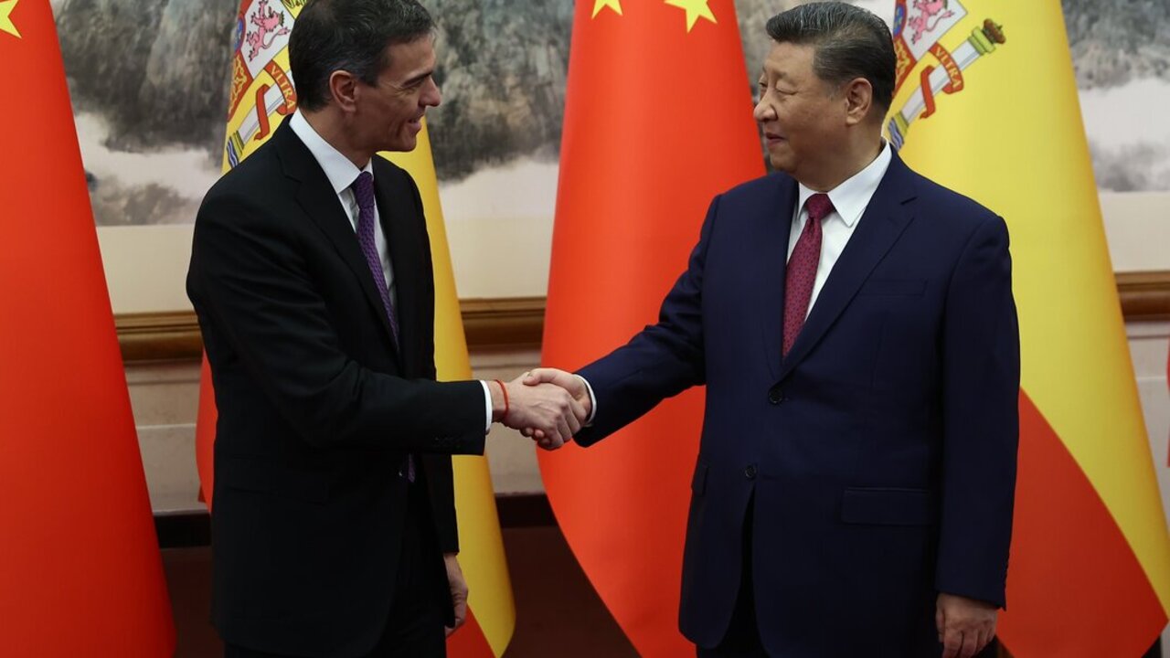 El presidente del Gobierno, Pedro S&aacute;nchez, con el presidente de China, Xi Jinping.