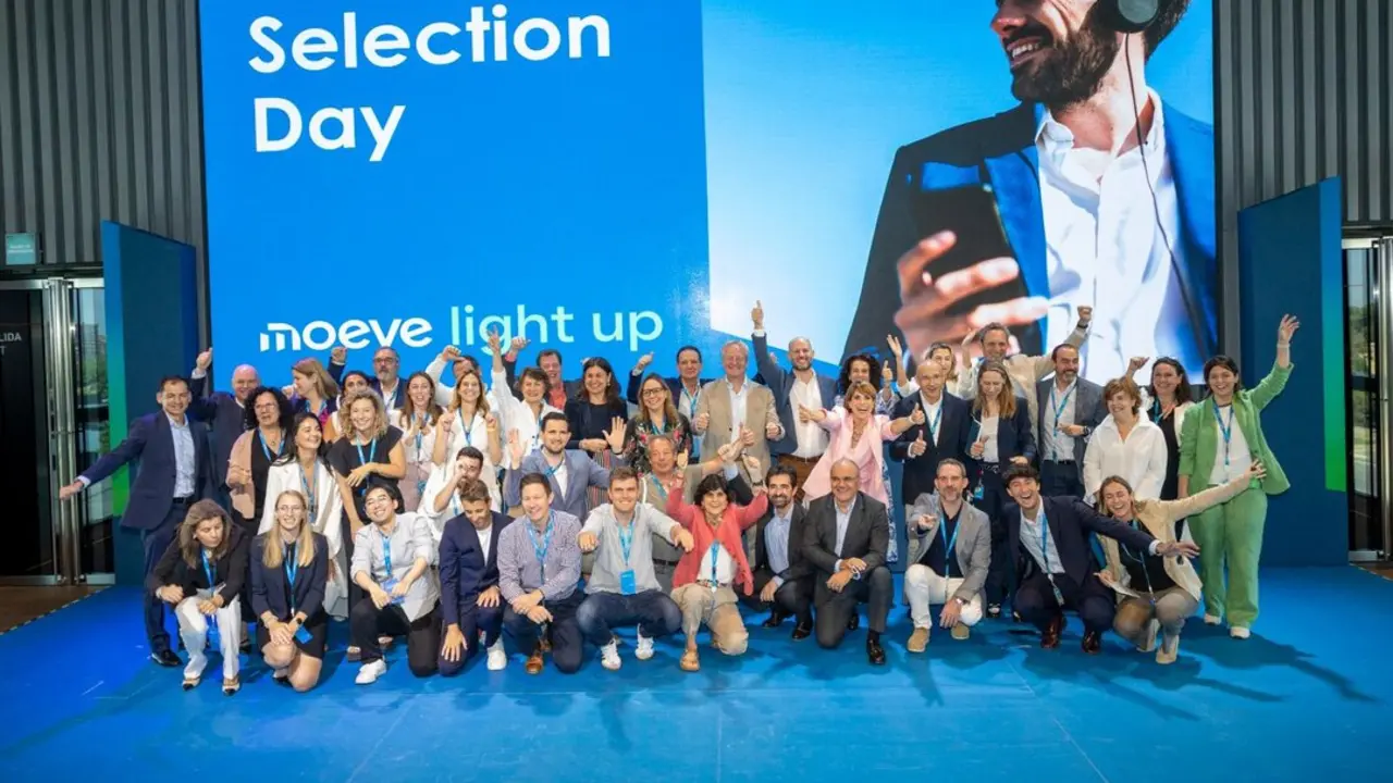 Celebración del Selection day de Moeve light up en la Torre Moeve