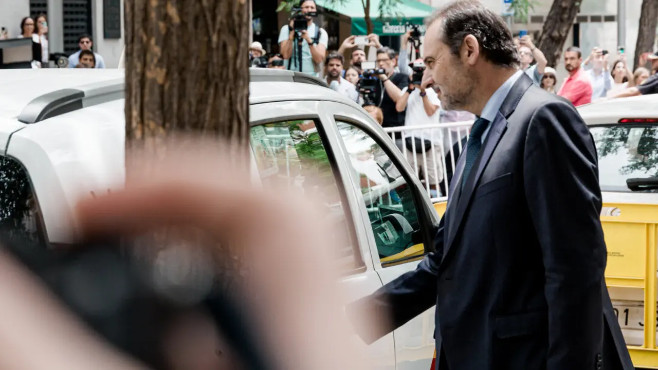 El exministro de Transportes José Luis Ábalos sale de declarar en el Tribunal Supremo, a 23 de junio de 2025, en Madrid. (Carlos Luján / Europa Press)