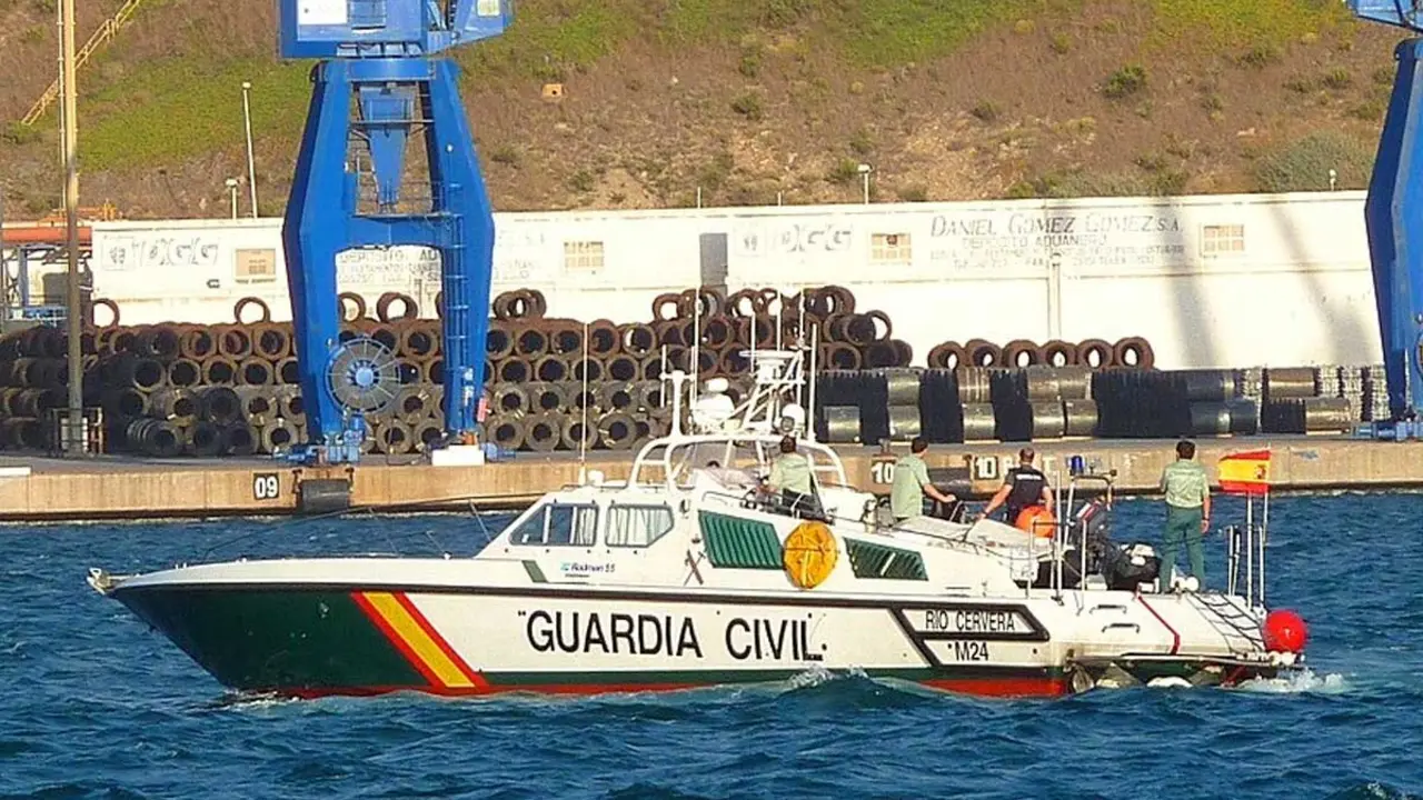 Narcolanchas incautadas con droga y motores en Portugal. Wikipedia