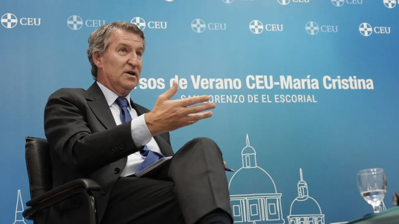 El presidente del PP, Alberto Núñez Feijóo, interviene en  los Cursos de Verano CEU-María Cristina (San Lorenzo de El Escorial)