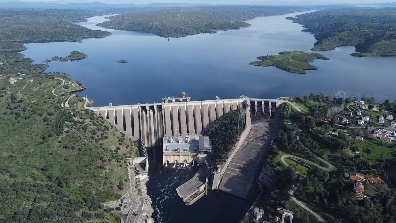Presa de Alcántara en Cáceres. (Foto: Iberdrola / Europa Press)