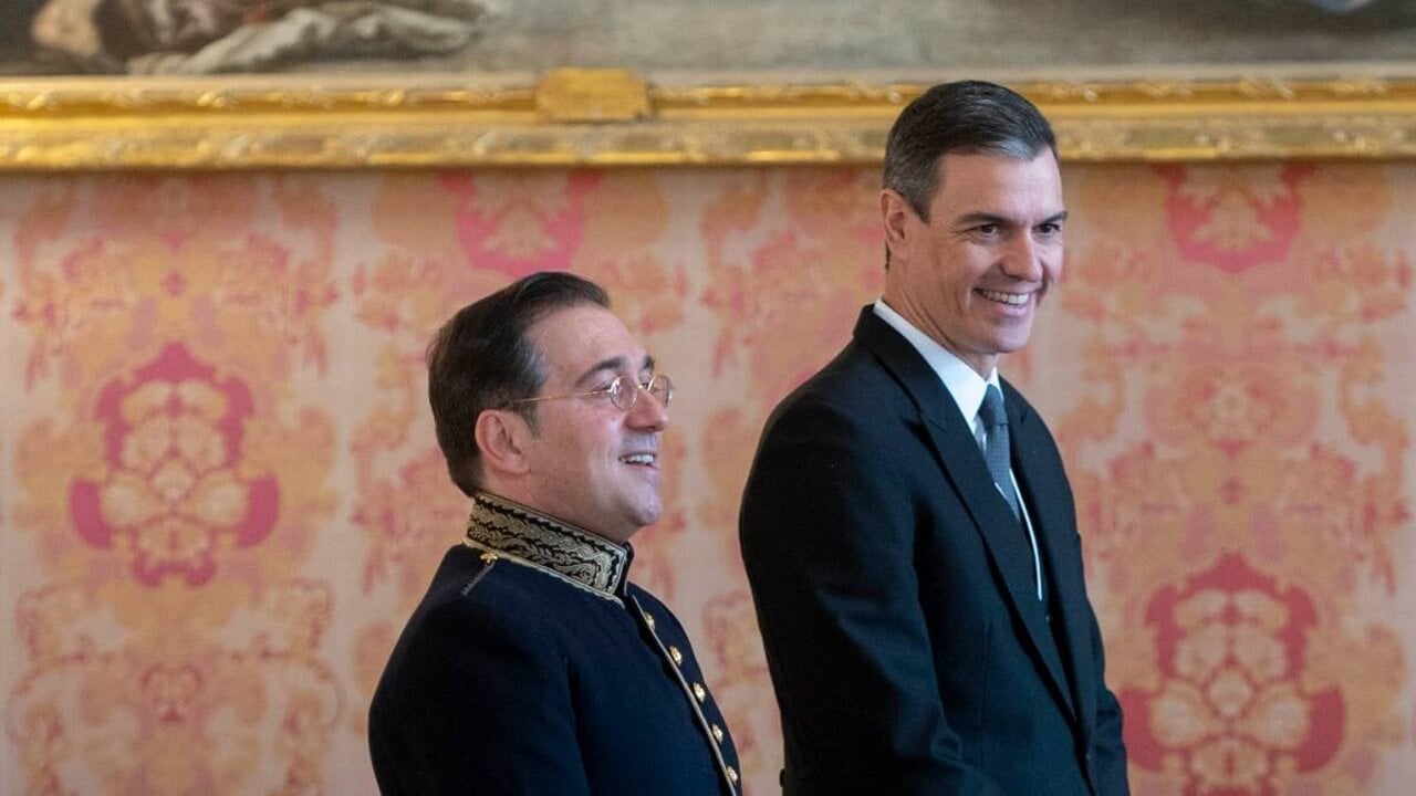 Jos&eacute; Manuel Albares y Pedro S&aacute;nchez (Firma: A.Ortega.POOL / Europa Press).