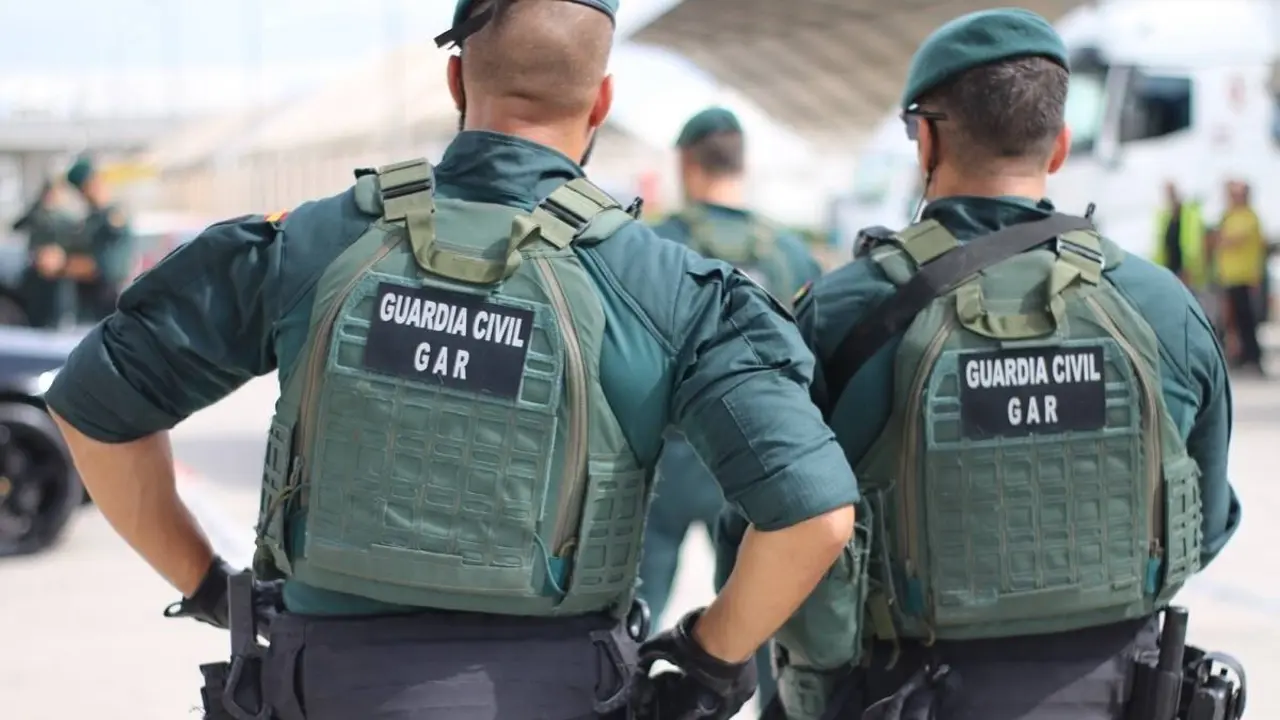 Agentes del Grupo de Acción Rápida (GAR) de la Guardia Civil (Firma: Guardia Civil).