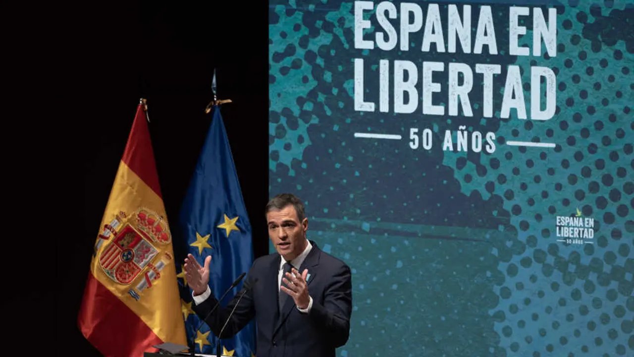 El presidente del Gobierno, Pedro Sánchez, interviene durante el acto 'España en Libertad', en el Auditorio del Museo Nacional Centro de Arte Reina Sofía, a 8 de enero de 2025, en Madrid. (Foto: Eduardo Parra / Europa Press)