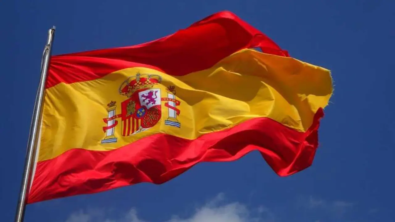 Vecinos juran bandera en Benalmádena