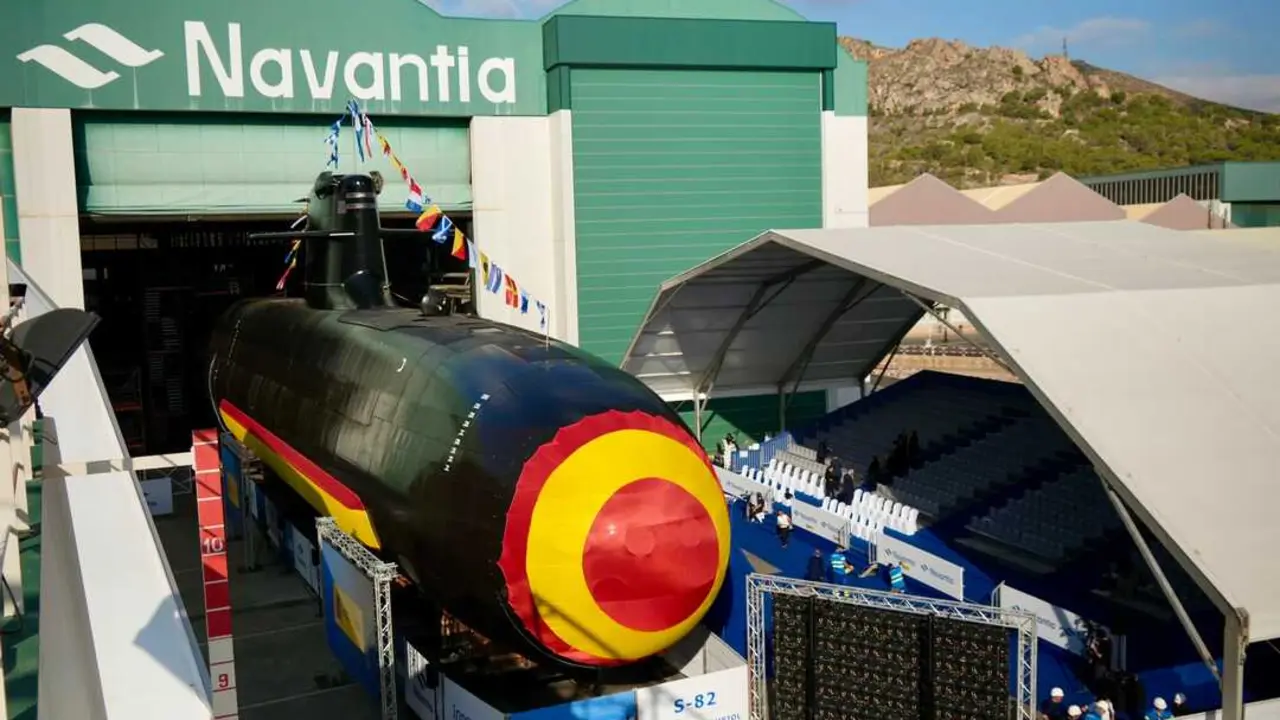 Puesta a flote del submarino S-82 Narciso Monturiol
// Fuente: Navantia