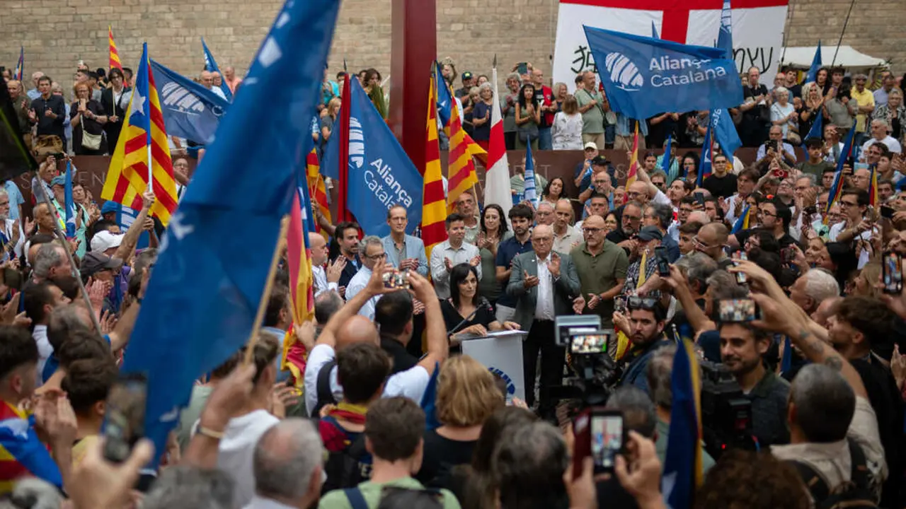 La presidenta de Aliança Catalana, Silvia Orriols, interviene durante un acto del partido con motivo de la Diada, a 10 de septiembre de 2025, en Barcelona. (Foto: Lorena Sopêna / Europa Press)