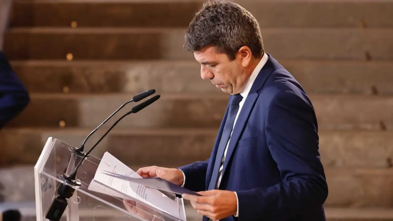 El presidente de la Generalitat valenciana, Carlos Mazón, durante una declaración institucional, en el Palau de la Generalitat, a 3 de noviembre de 2025, en Valencia (Firma: Rober Solsona / Europa Press).