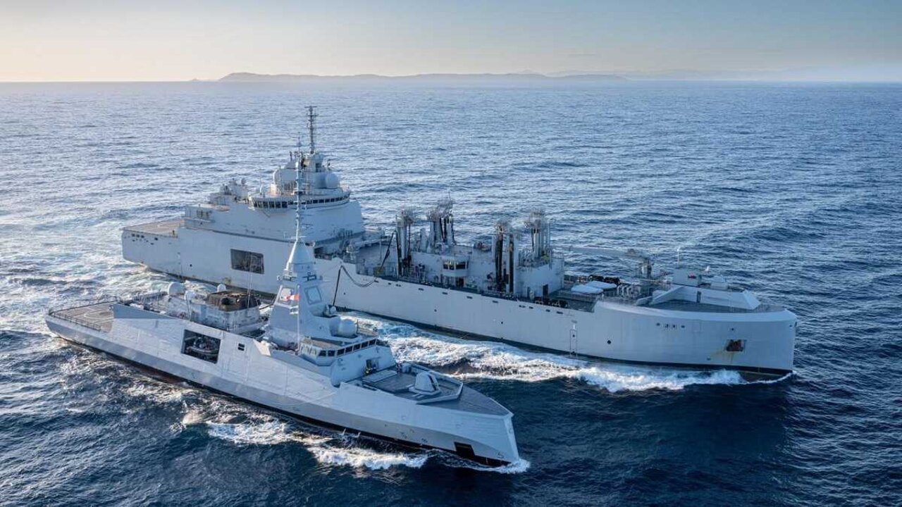 El buques Jacques Chevallier y Amiral Ronarc'h (Foto: Marine Nationale).