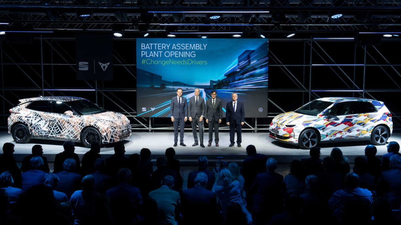 02_SEAT-CUPRA-inaugurate-battery-assembly-plant-key-milestone-final-stretch-its-transformation-electrification_HQ