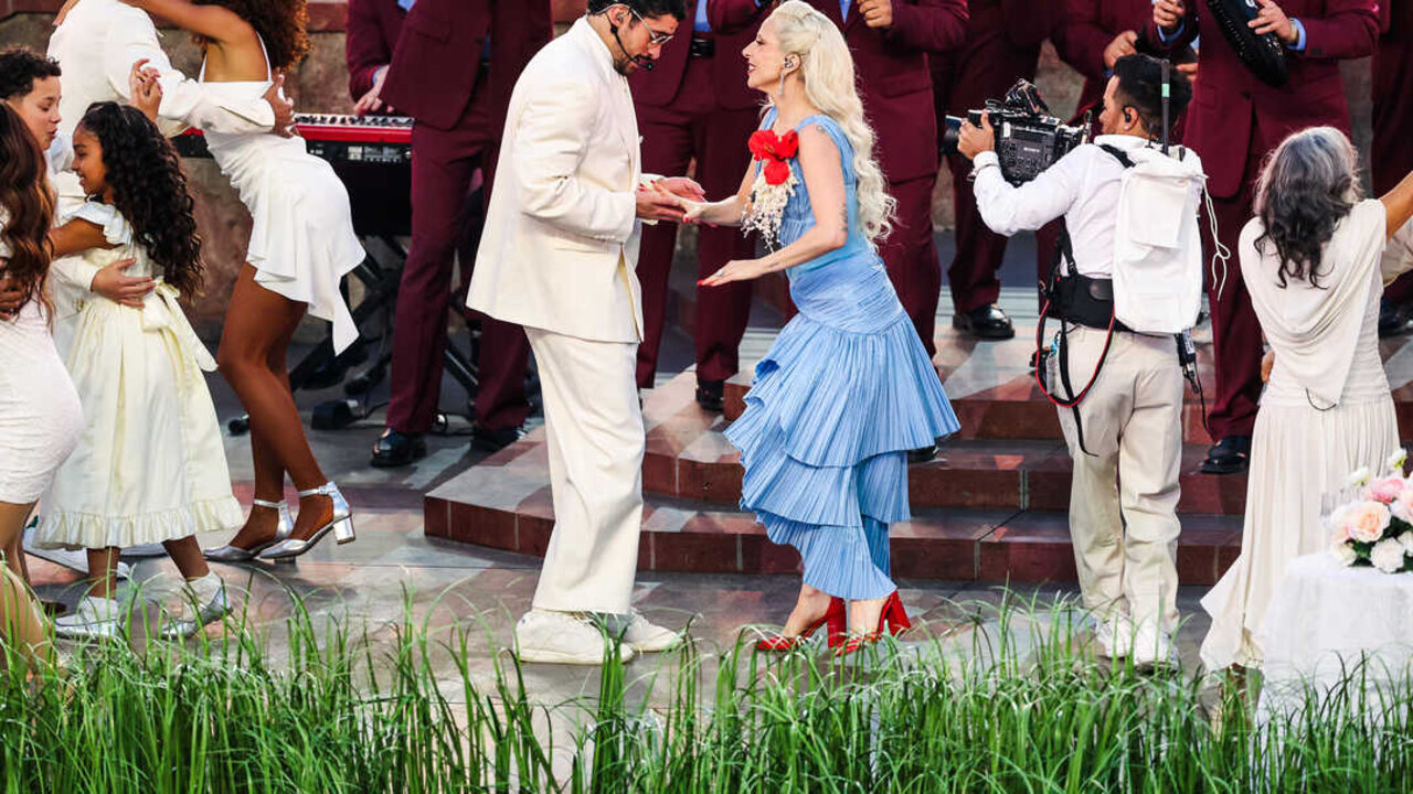 EuropaPress_7276080_08_february_2026_us_santa_clara_lady_gaga_and_bad_bunny_perform_during_the
