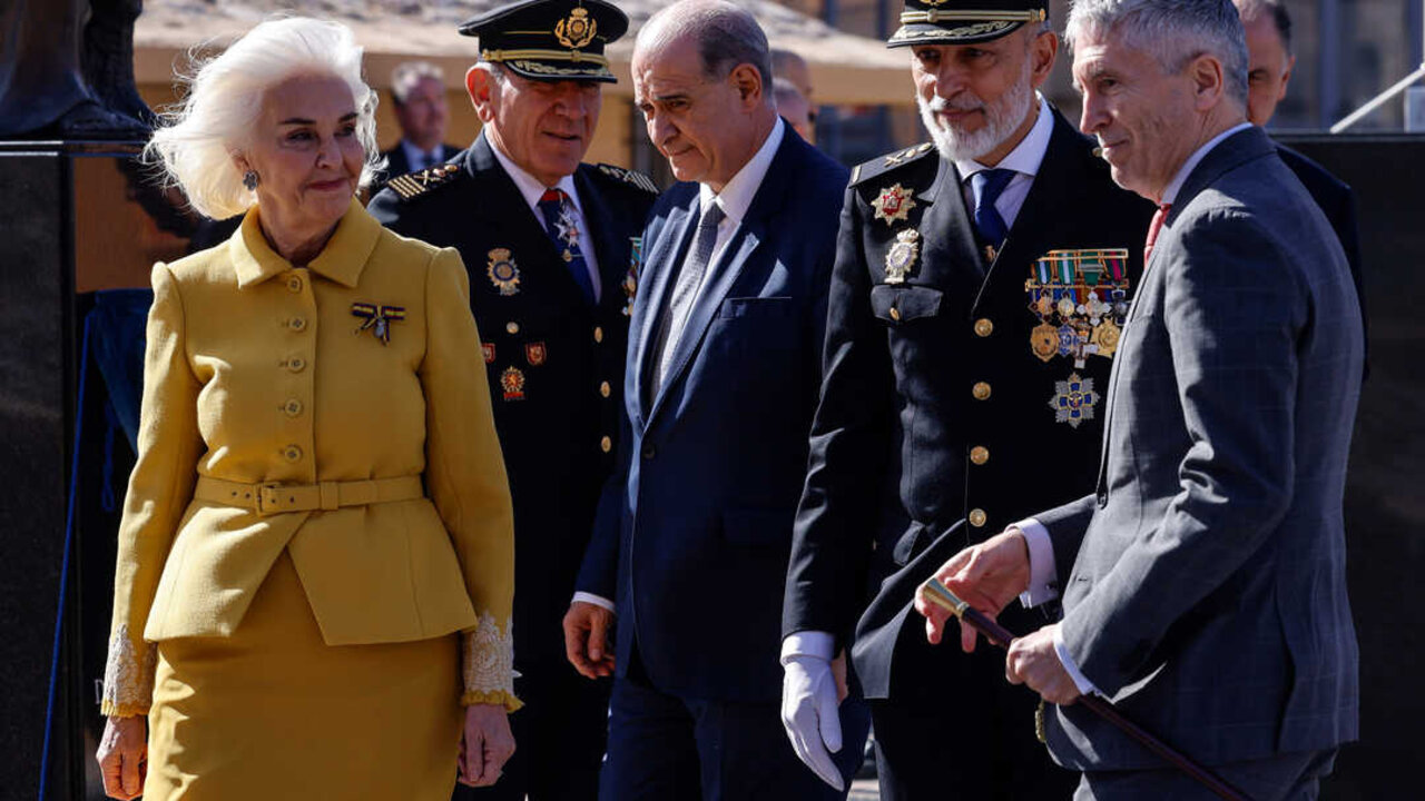 (I-D) La empresaria Hortensia Mar&iacute;a Herrero Chac&oacute;n; el director adjunto operativo de la Polic&iacute;a Nacional, Jos&eacute; &Aacute;ngel Gonz&aacute;lez; el director general de la Polic&iacute;a, Francisco Pardo; el jefe superior de Polic&iacute;a de la Comunitat Valenciana, Carlos Gajero; y el ministro del Interior, Fernando Grande-Marlaska. Rober Solsona / Europa Press