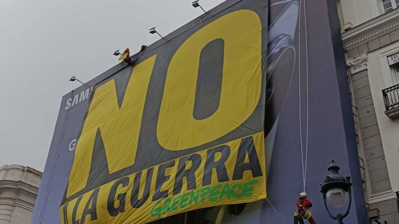 Pancarta contra la guerra, en Madrid.