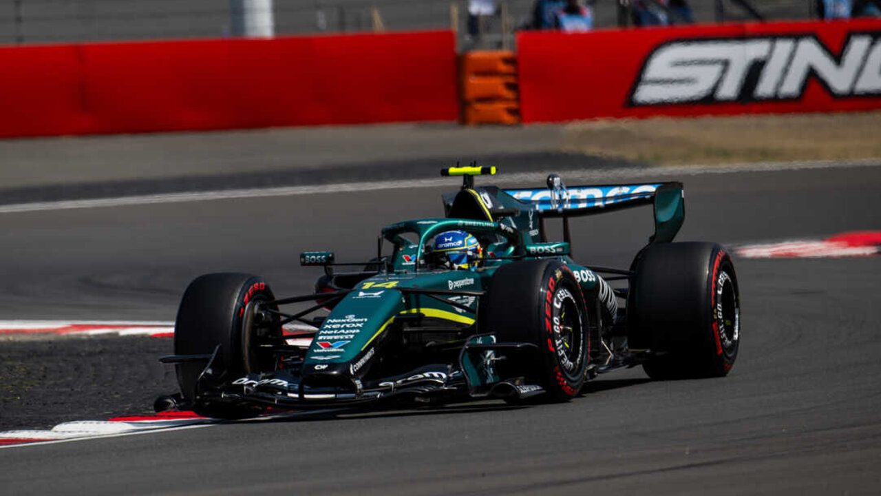 14 ALONSO Fernando (spa), Aston Martin F1 Team AMR26, action during the Formula 1 Heineken Chinese Grand Prix 2026, 2nd round of the 2026 Formula One World Championship from March 13 to 15, 2026 on the Shanghai International Circuit, in Shanghai, China - Photo Alberto Vimercati / DPPI