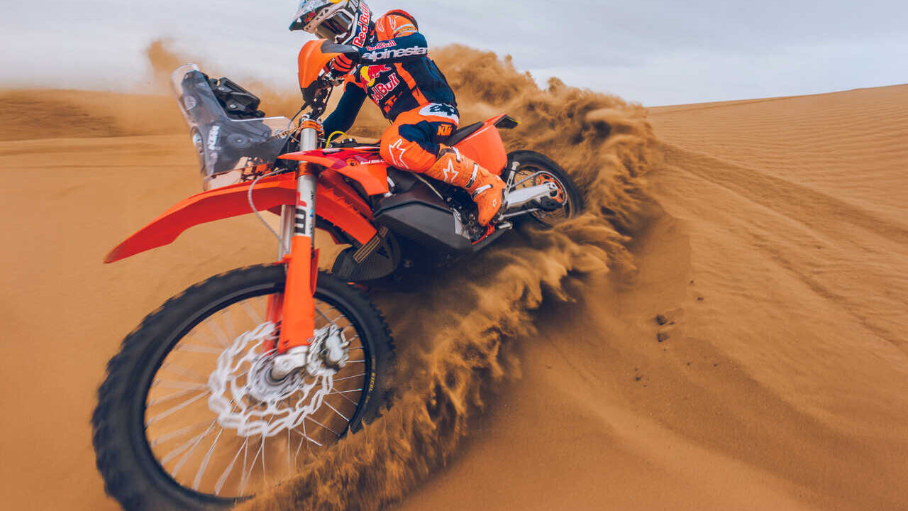 MY27 KTM 450 RALLY REPLICA 
KTM.