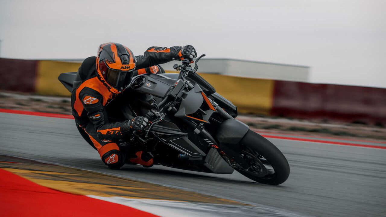 2026 KTM 1390 SUPER DUKE RR TRACK 
KTM