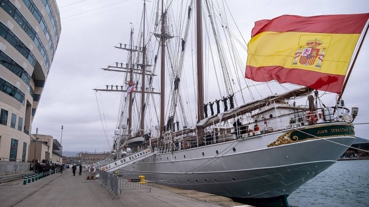 Buque escuela 'Juan Sebasti&aacute;n de Elcano' (Foto: Armada).