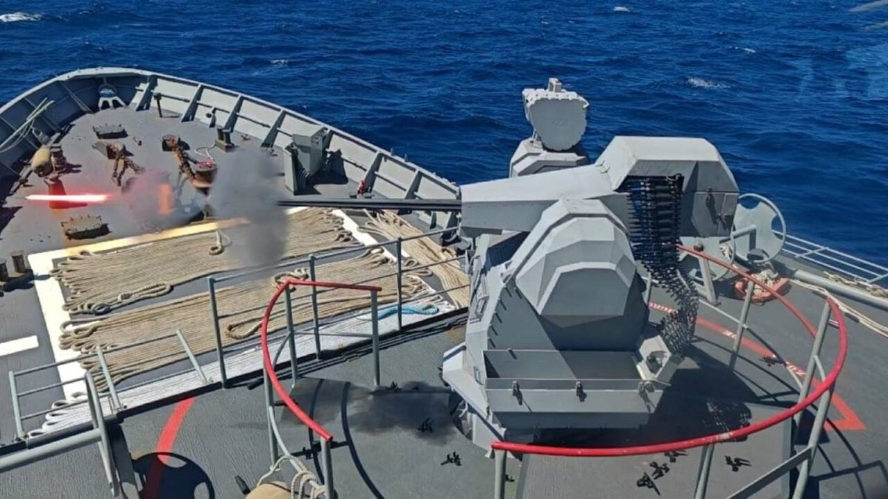 Estaci&oacute;n de armas remota Sentinel en un buque de la Armada (Foto: Armada).