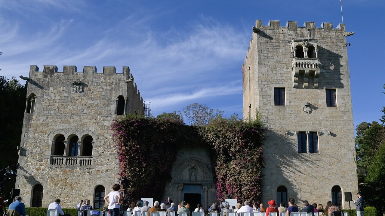 Un homenaje a las v&iacute;ctimas de la dictadura franquista en el pazo de Meir&aacute;s, a 7 de octubre de 2021, en Sada, A Coru&ntilde;a, Galicia (Espa&ntilde;a). El pazo de Meir&aacute;s acoge este jueves un homenaje a las v&iacute;ctimas de la dictadura y la inauguraci&oacute;n de una exposici&oacute;n cuando a&uacute;n contin&uacute;a la lucha judicial entre la familia Franco y las autoridades gallegas.
