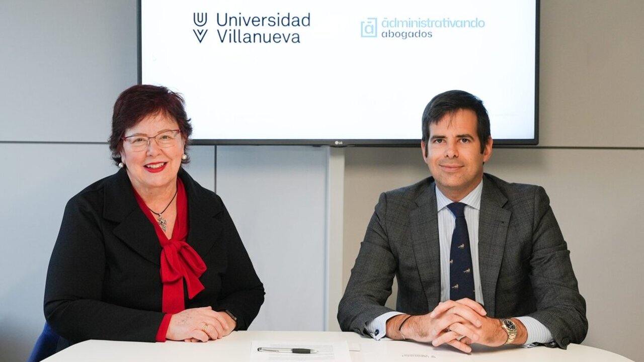 Administrativando Abogados y Universidad Villanueva, una colaboraci&oacute;n que transforma el Derecho Administrativo.