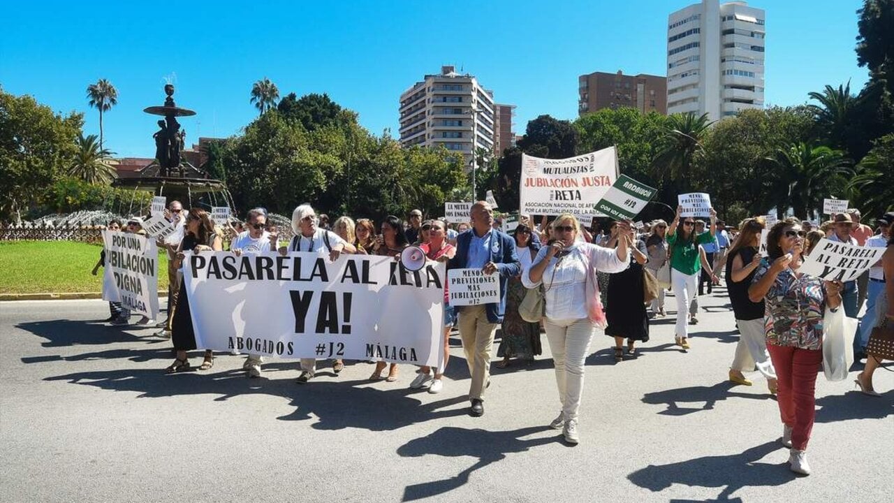 Cientos de funcionarios de justicia se manifiestan en M&aacute;laga para pedir una jubilaci&oacute;n justa. Foto de archivo.