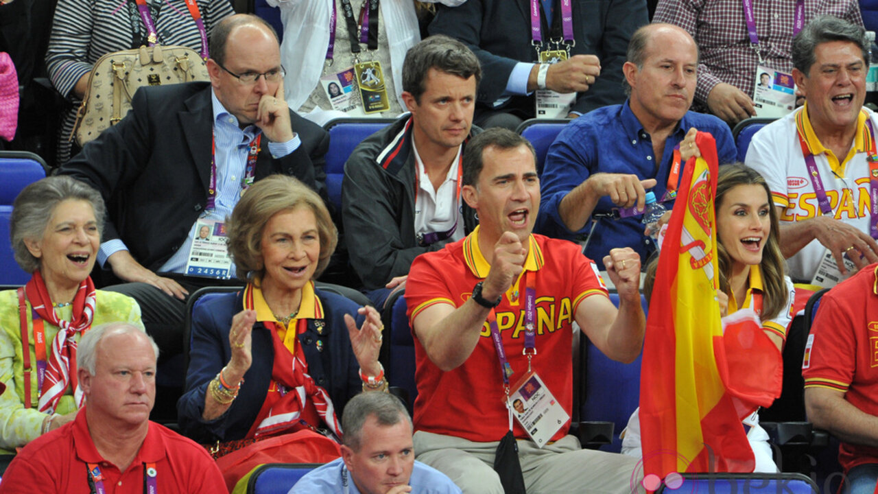 La reina y los pr&iacute;ncipes de Asturias en los Juegos Ol&iacute;mpicos de Londres celebrados en 2012.