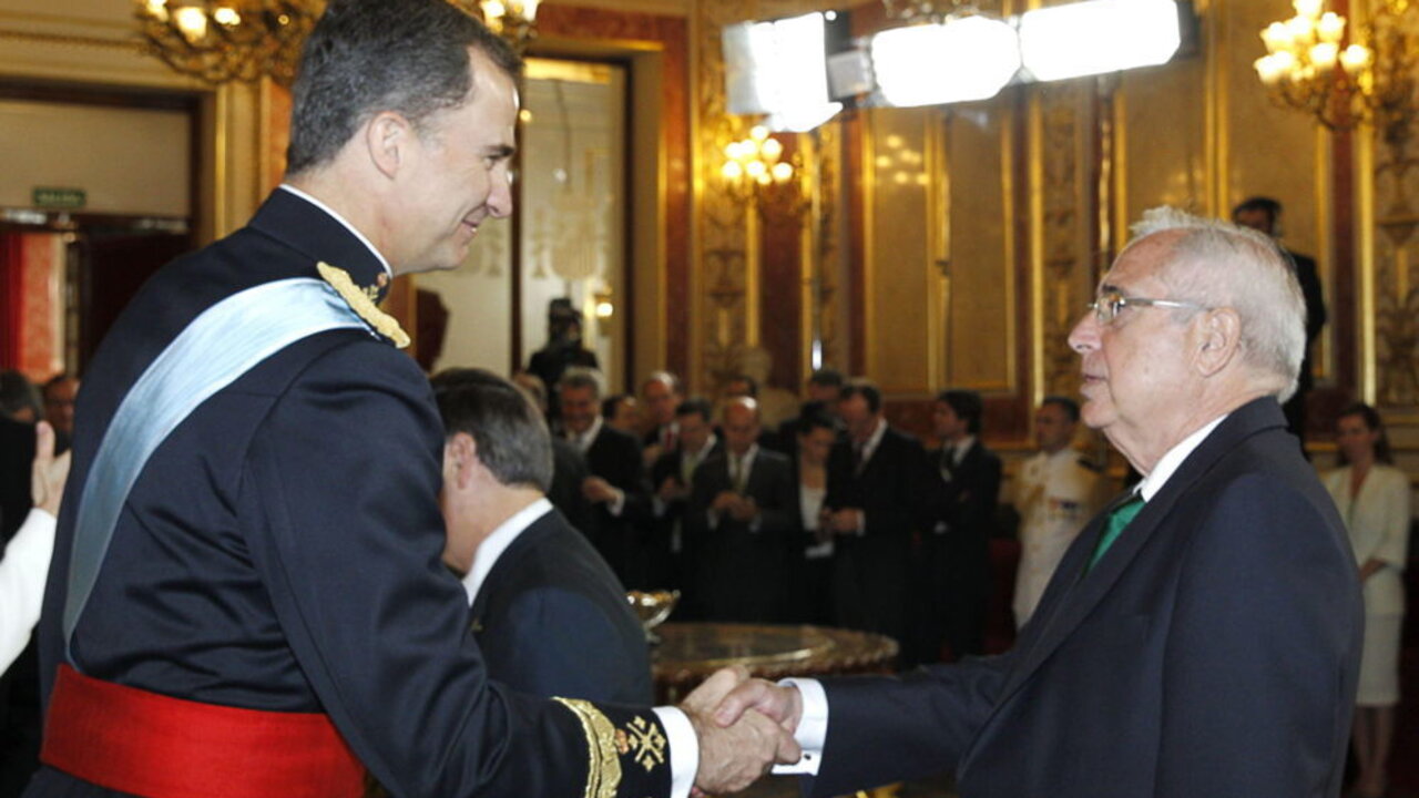 Felipe VI y el presidente de Melilla, Juan Jos&eacute; Imbroda.