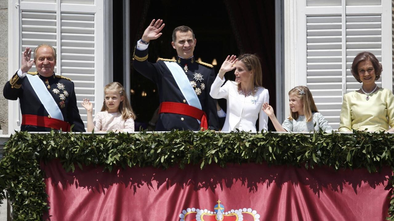 La familia real, el d&iacute;a de la proclamaci&oacute;n de Felipe VI. 