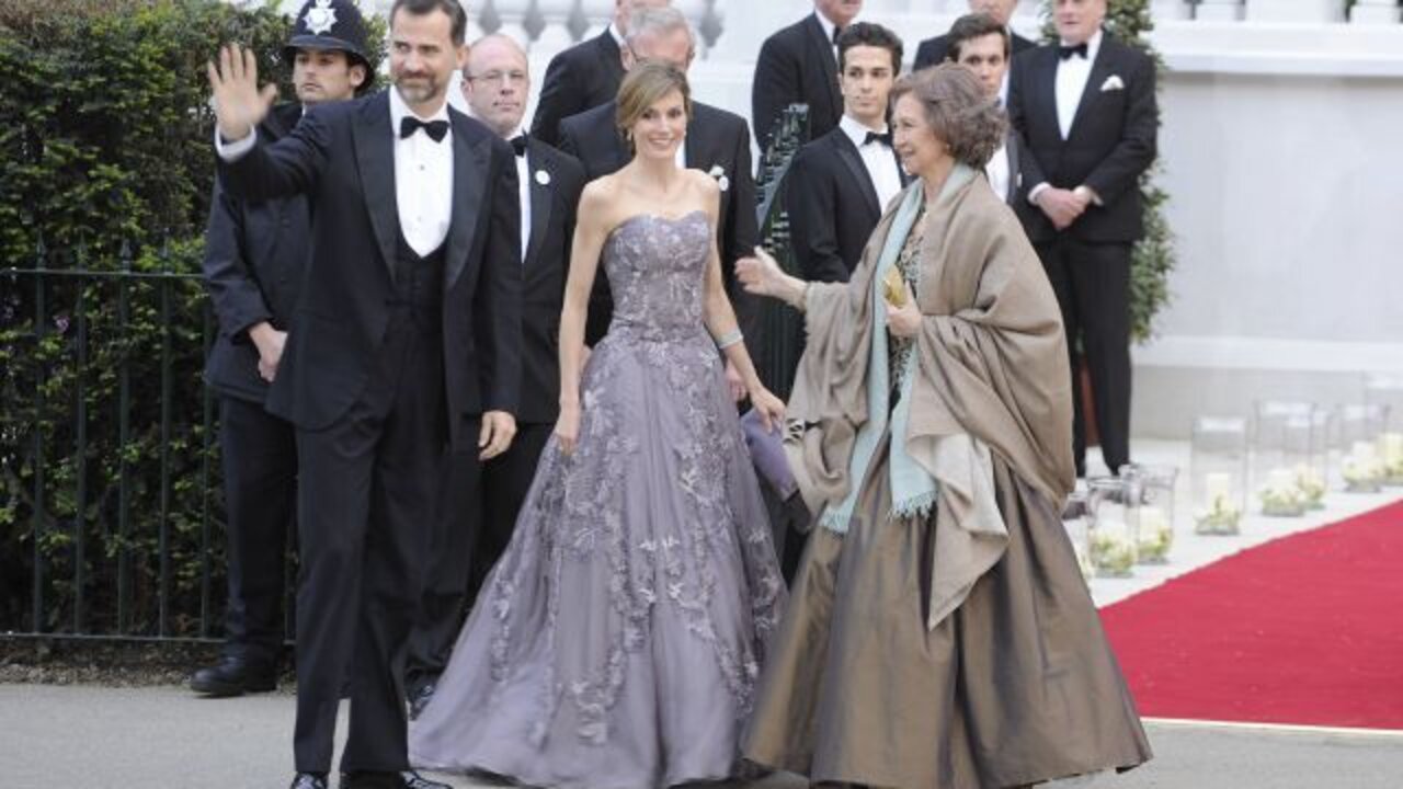 Los reyes Felipe y Letizia y la reina Sof&iacute;a. 