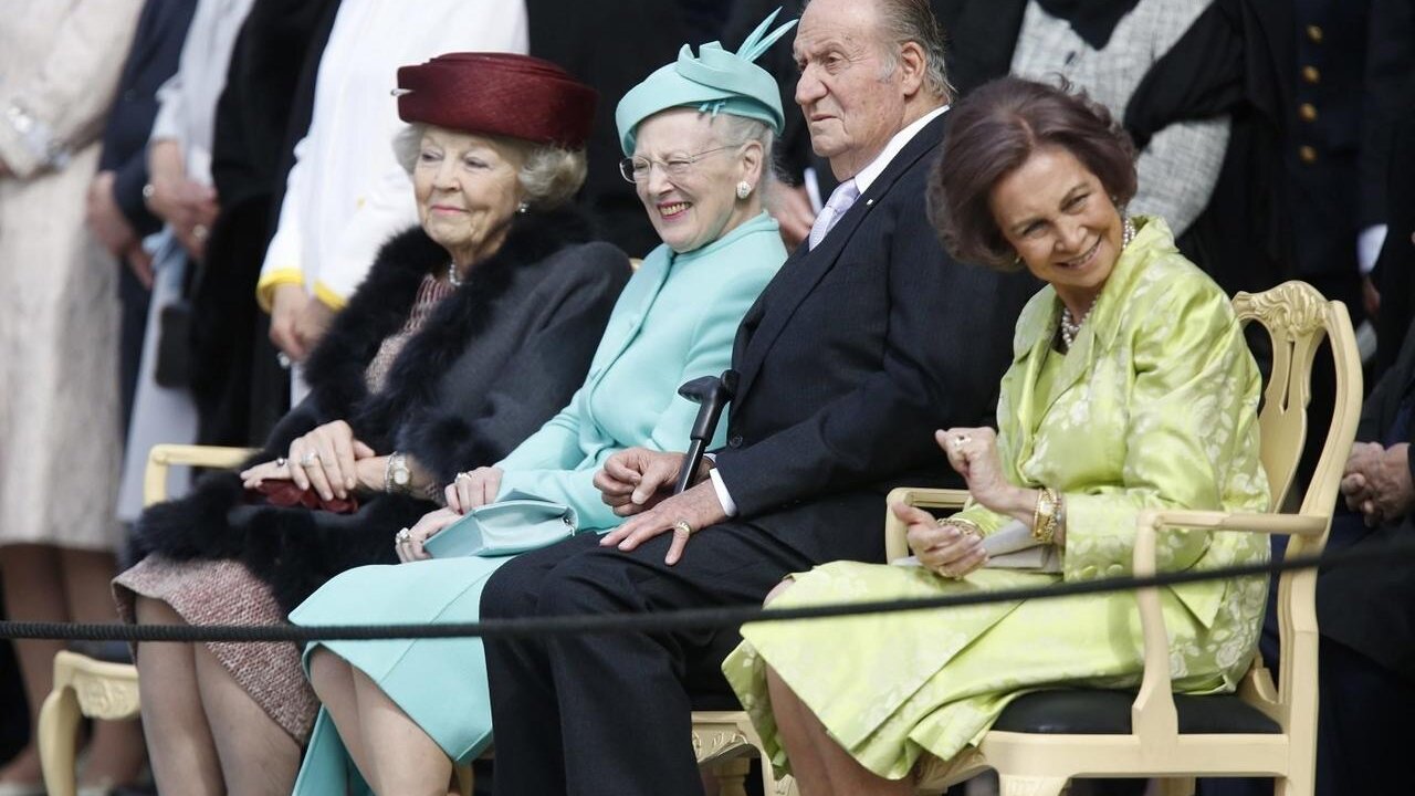 Los reyes Juan Carlos y Sof&iacute;a, junto a Beatriz de Holanda y Margarita de Dinamarca.