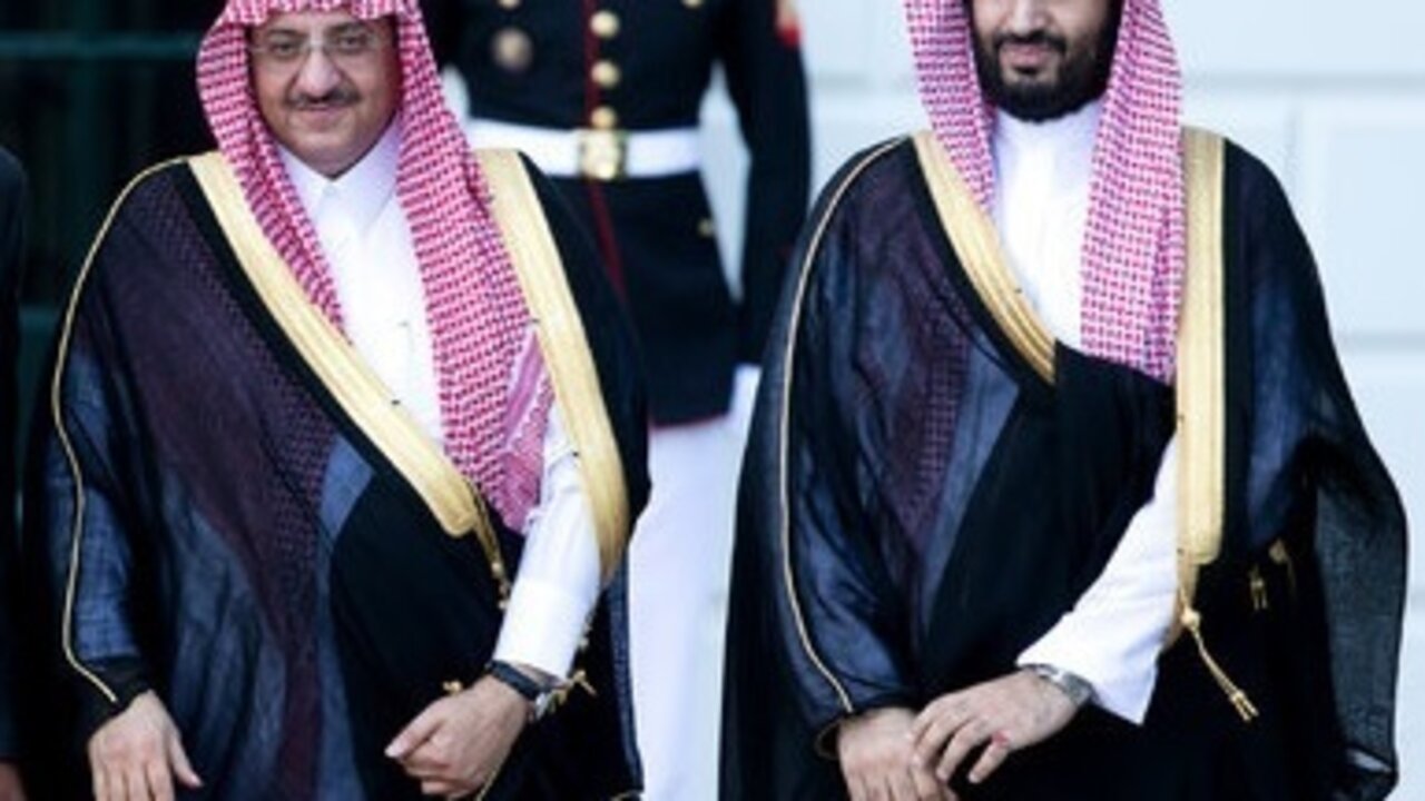 El pr&iacute;ncipe heredero de Arabia, Mohamed bin Naif (izquierda), y Mohamed bin Salman, segundo en la l&iacute;nea de sucesi&oacute;n.