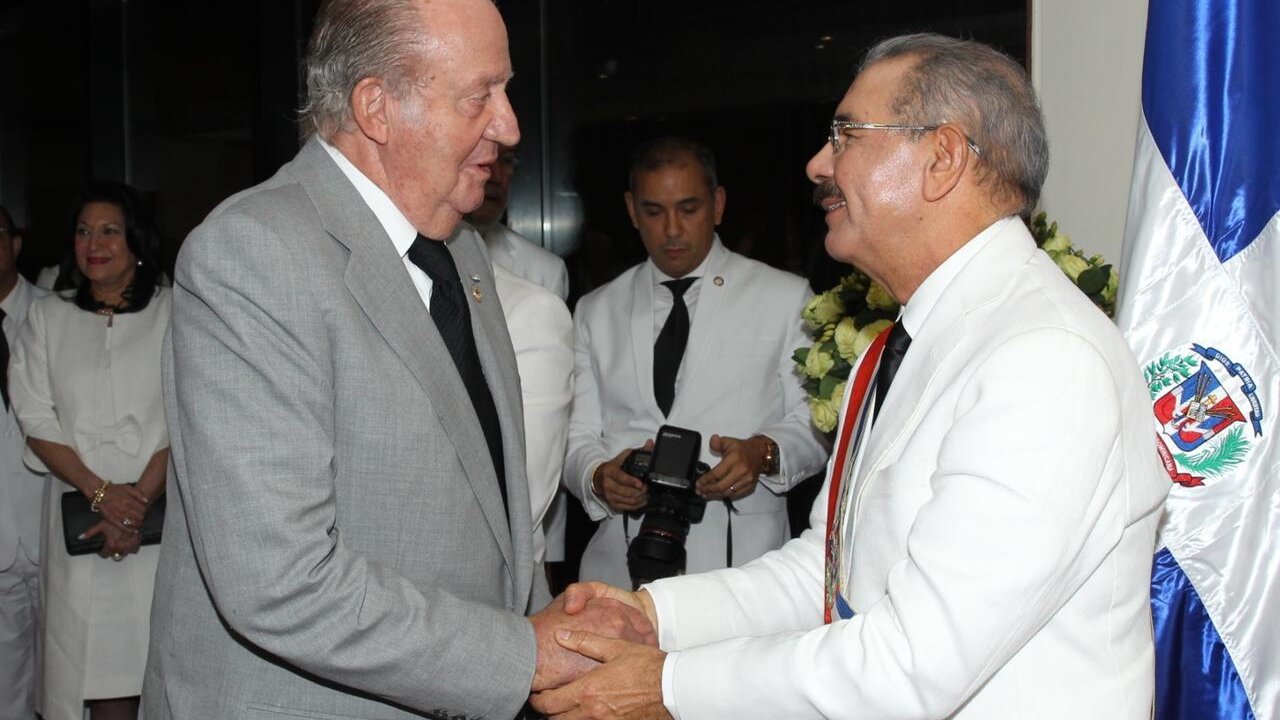 Juan Carlos I y el presidente de Rep&uacute;blica Dominicana, Danilo Medina, en una imagen de archivo.