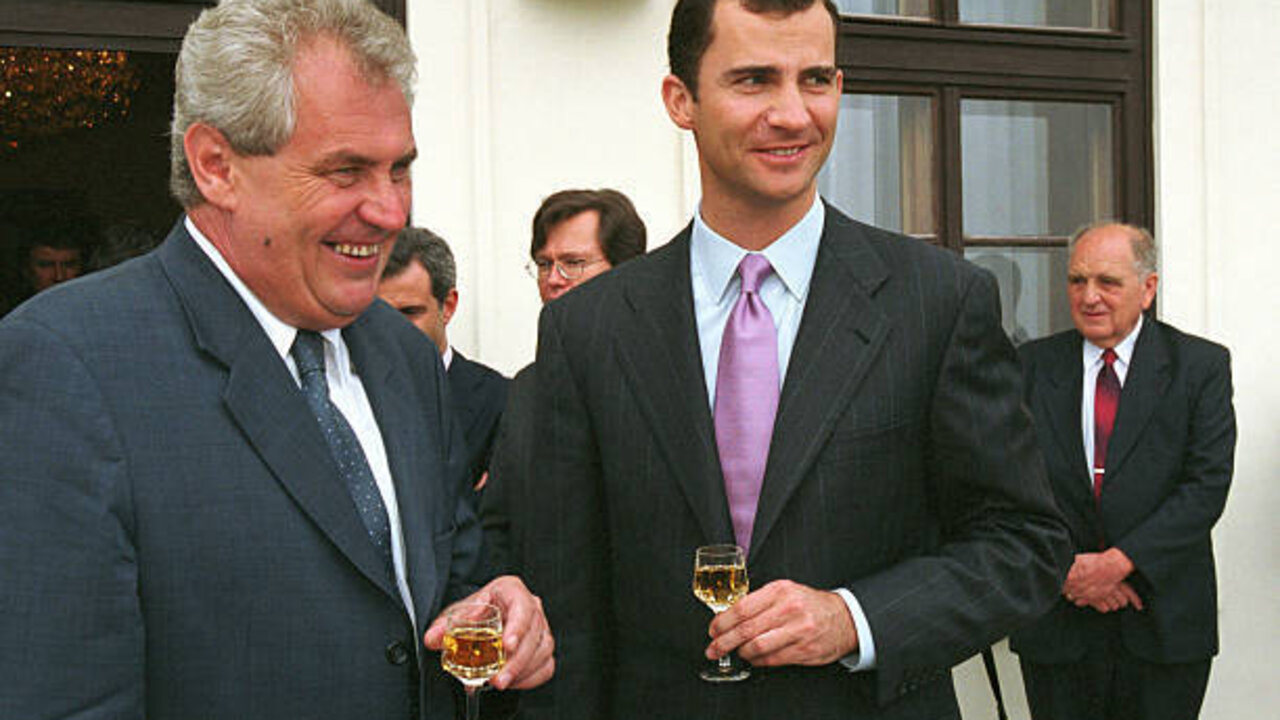 Felipe VI con Milos Zeman en su visita a Praga en 2001