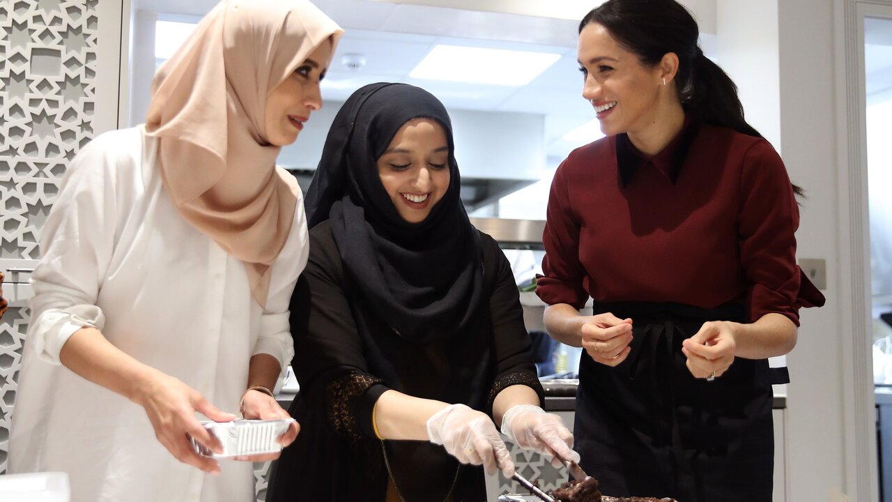 meghan-duchess-of-sussex-and-kitchen-co-ordinator-zaheera-news-photo-1070517982-1542817529