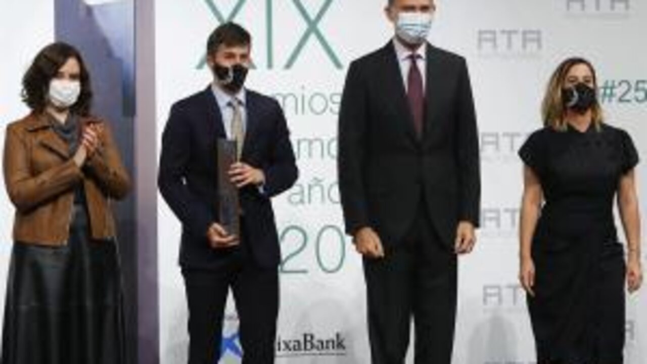 Rafael Casillas Gordillo junto a Felipe VI y la presidenta de la Comunidad de Madrid, Isabel D&iacute;az Ayuso.
