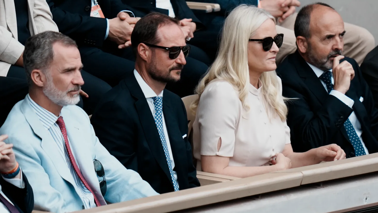 Felipe VI, Haakon y Mette - Marit en la final de Roland Garros sin la reina Letizia copia
