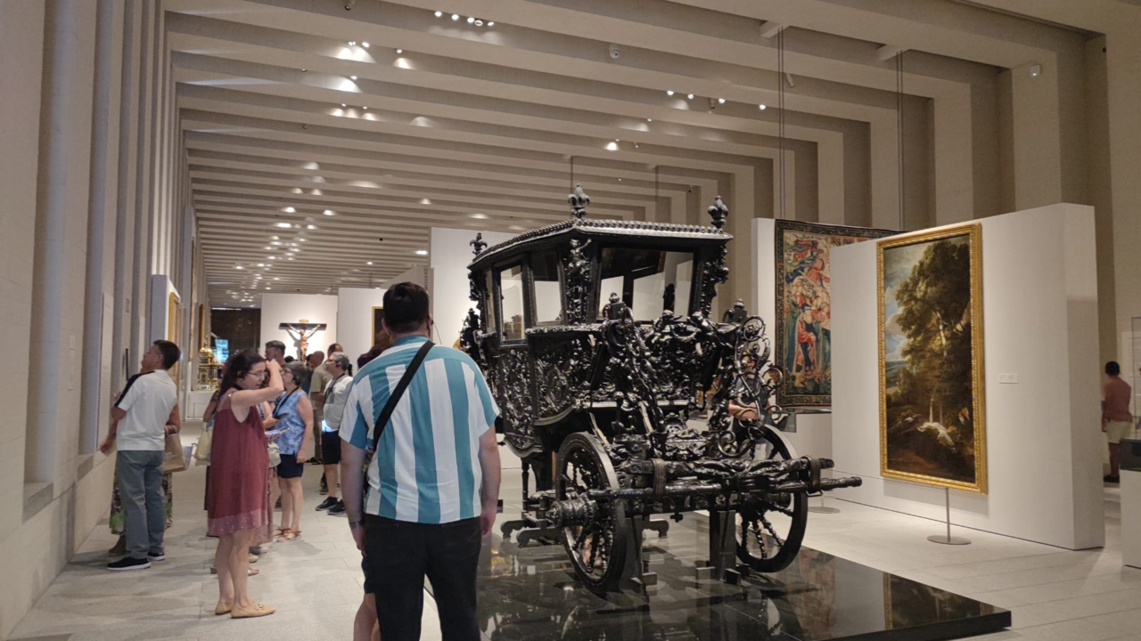 Visitantes en la Galer&iacute;a.