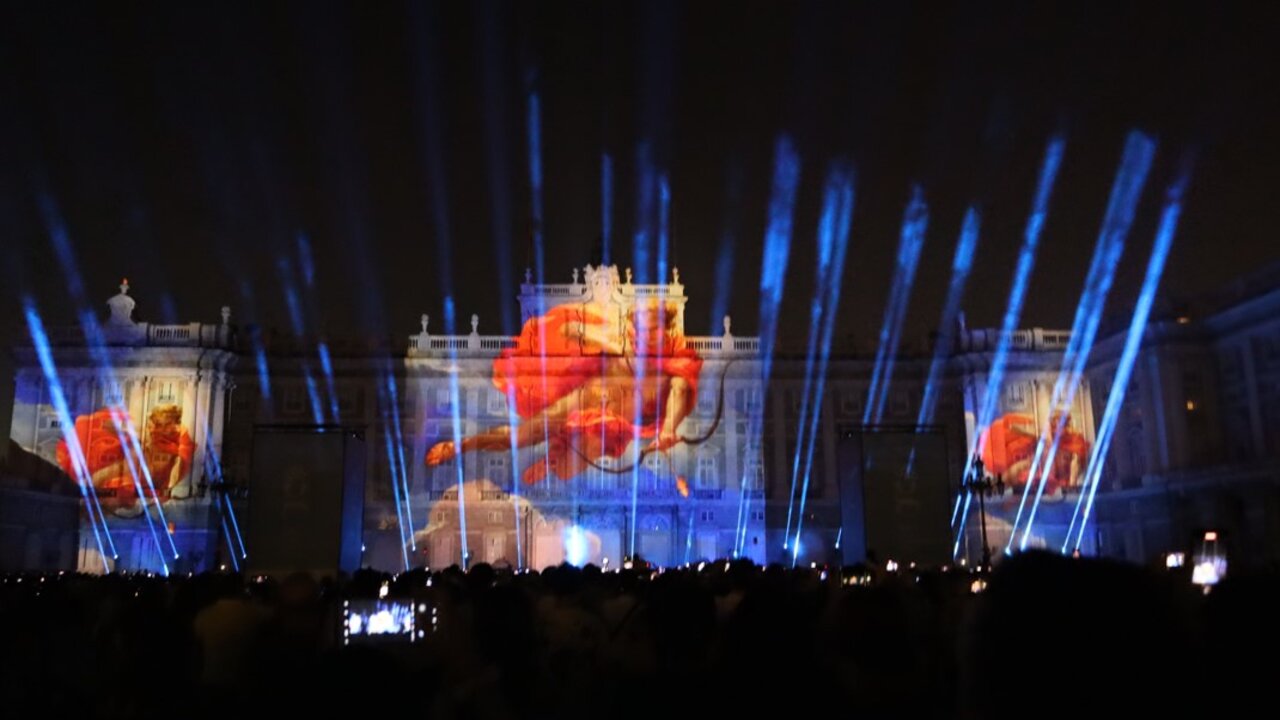 Videomapping proyectado en la fachada del Palacio Real.