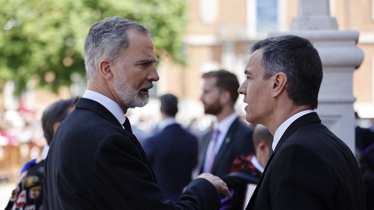 El Rey Felipe VI y el presidente del Gobierno, Pedro S&aacute;nchez, - Antonio Guti&eacute;rrez - Europa Press