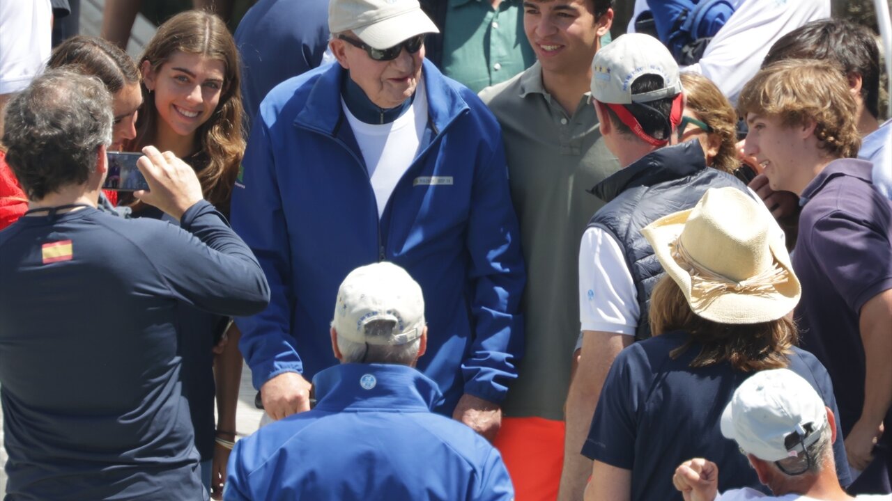 El Rey Juan Carlos a su llegada al puerto deportivo - EUROPA PRESS 
