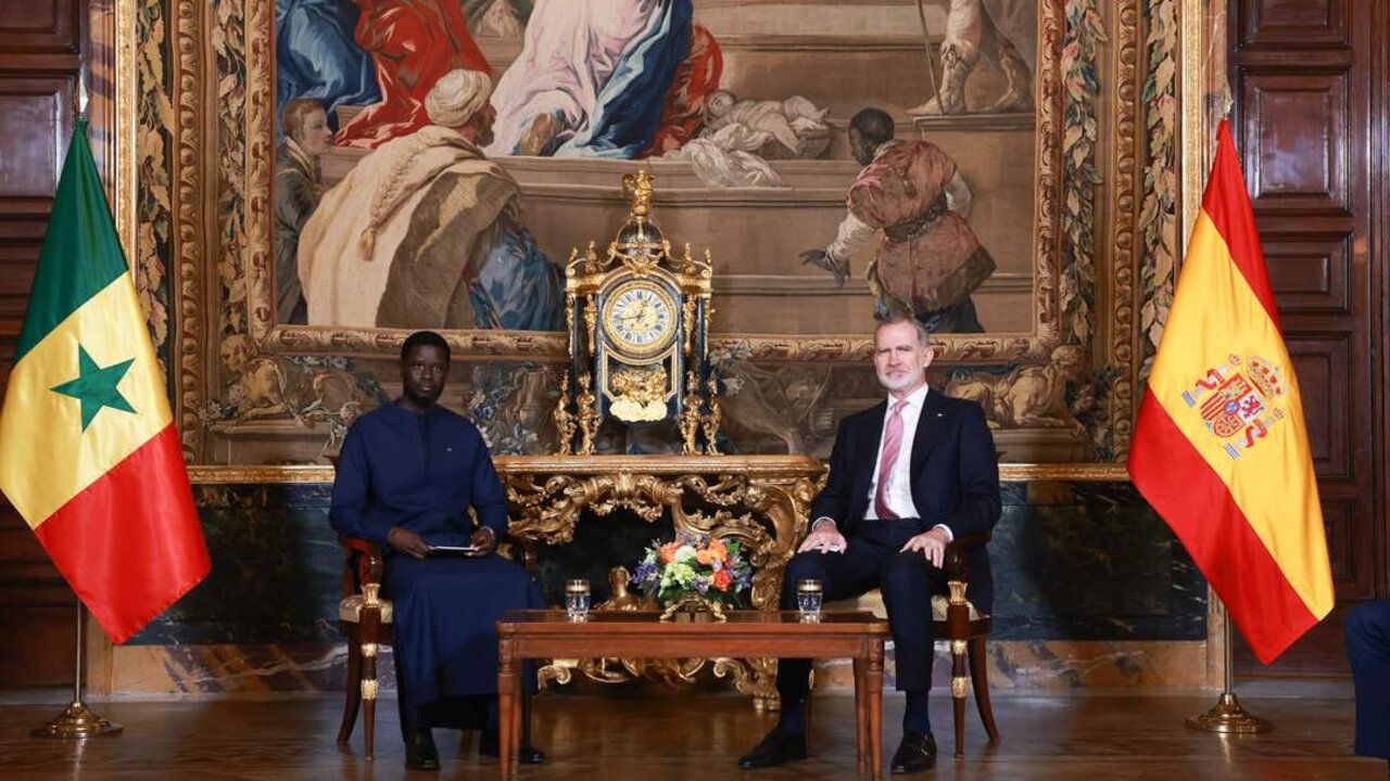 Los reyes junto al presidente de Senegal