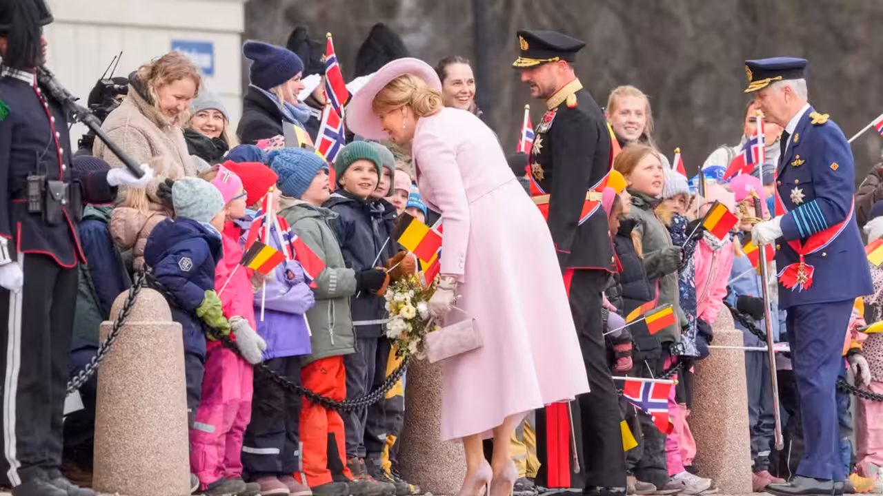 Los Reyes en Noruega junto con los de B&eacute;lgica.